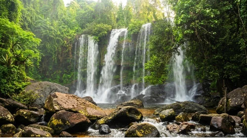 4. Trek Kulen Waterfall